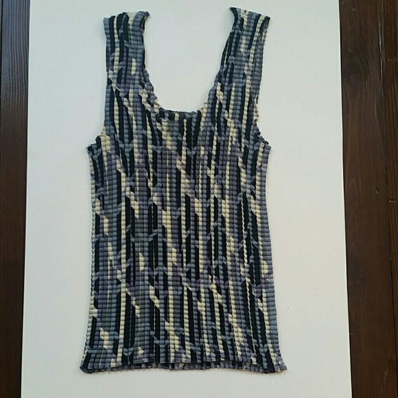 Shirt - Picture 1 of 5